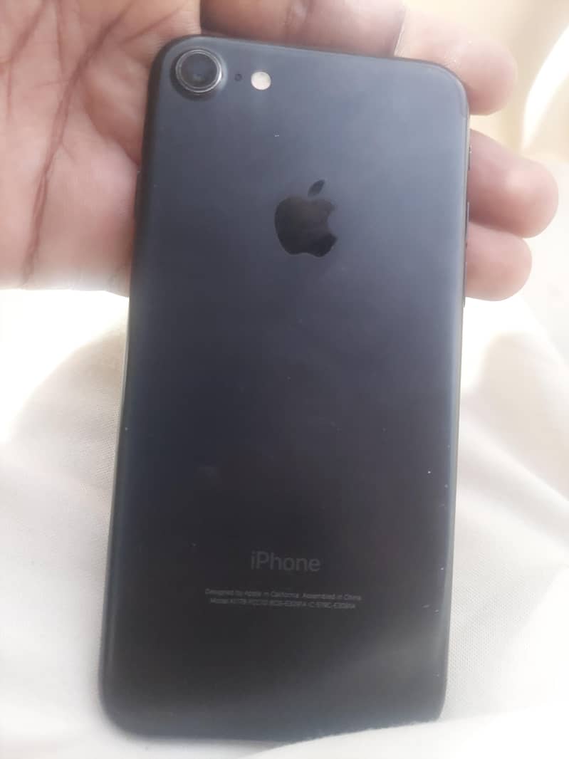 Apple iPhone 7 0