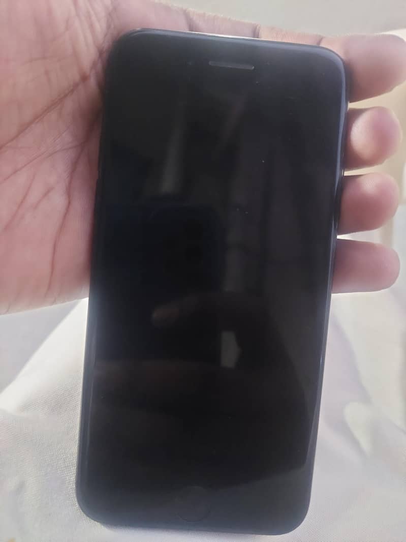 Apple iPhone 7 1