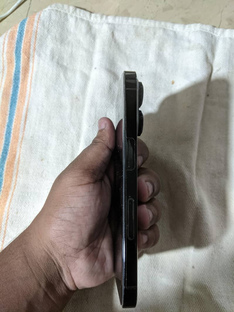 Apple iPhone 14 Pro 4