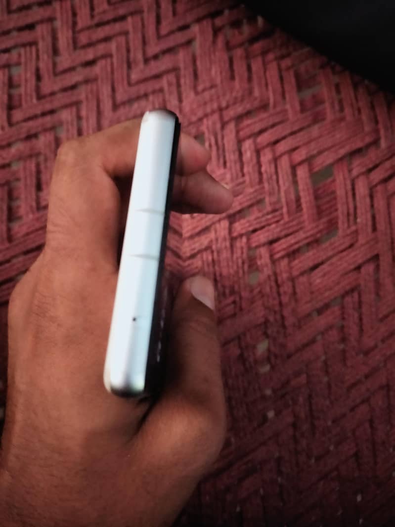 Google Pixel 7a 2