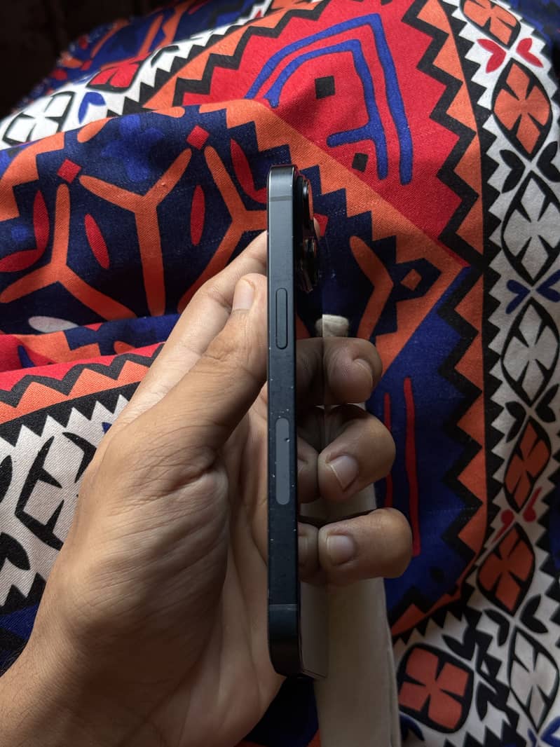Apple iPhone 14 3