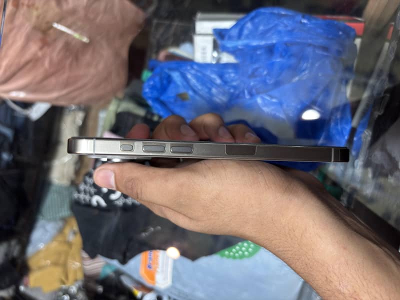 Apple iPhone 15 Pro Max 3