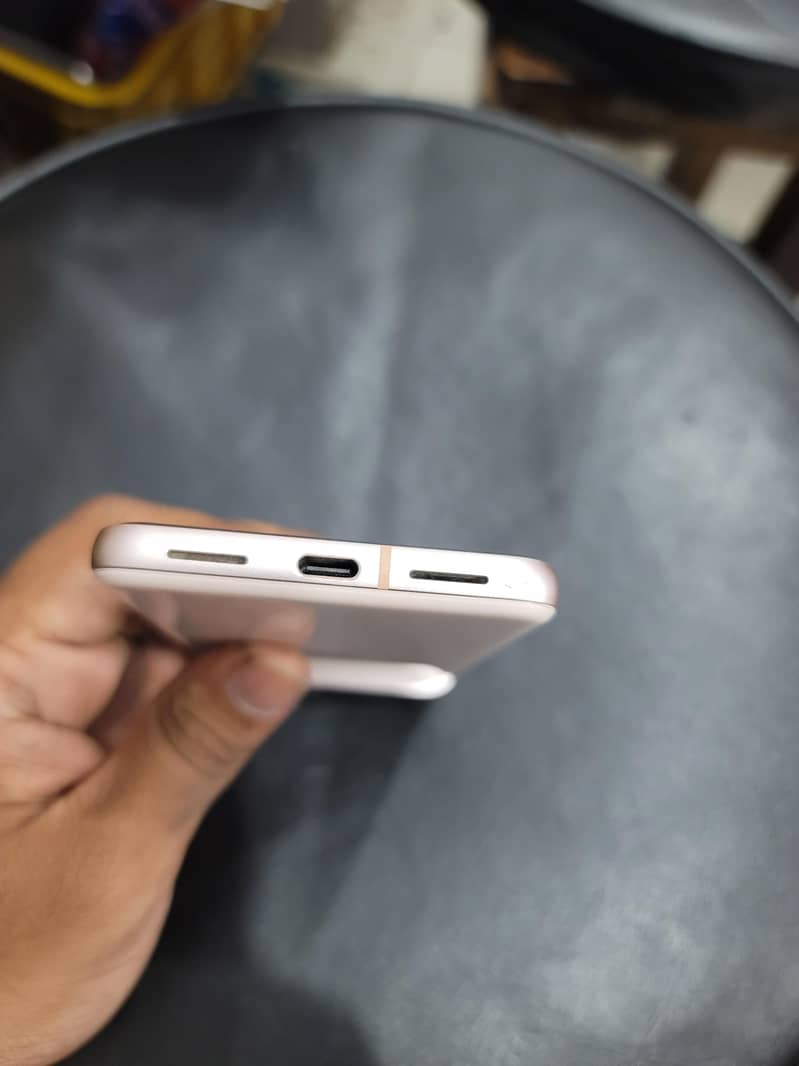 Google Pixel 8 5