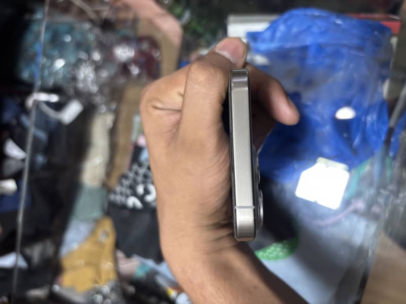 Apple iPhone 15 Pro Max 2
