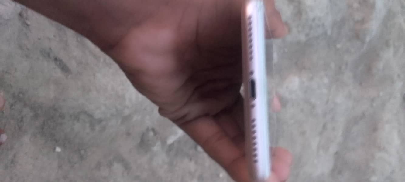 Apple iPhone 8 Plus 2