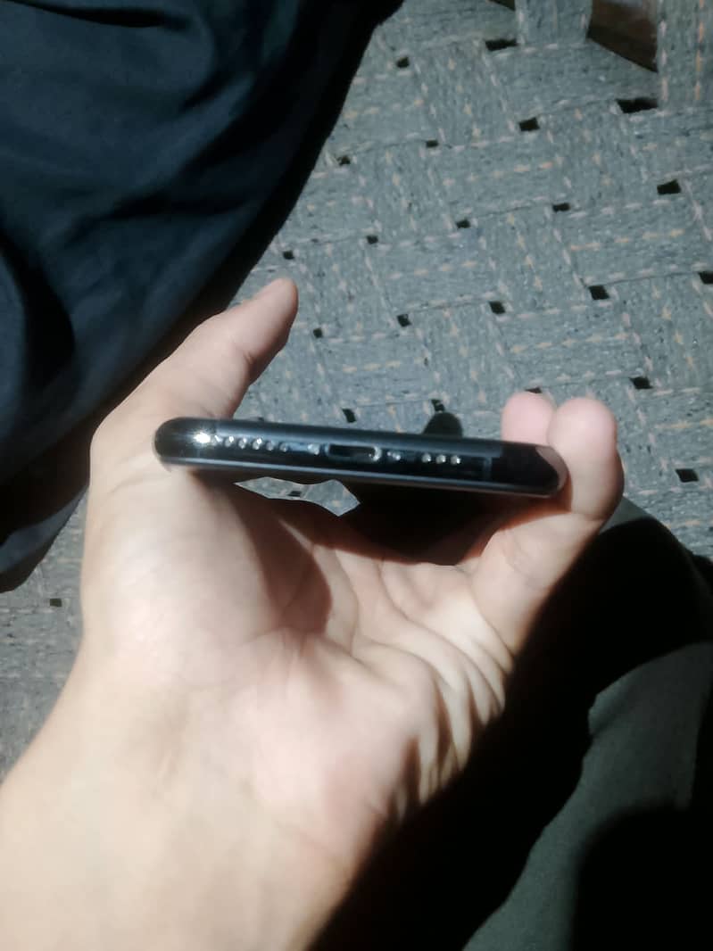 Apple iPhone 11 Pro 1