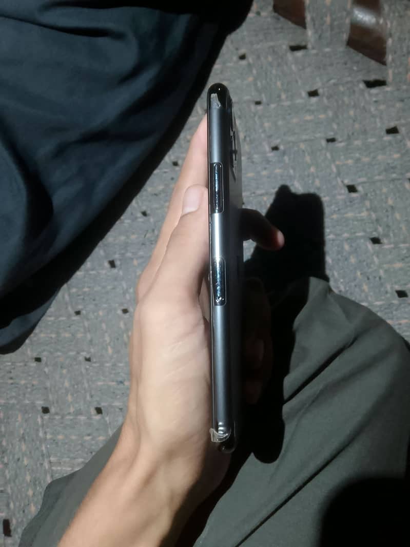 Apple iPhone 11 Pro 3