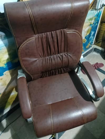 office chair 9/10 condition