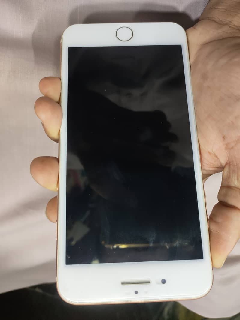 Apple iPhone 8 Plus 1