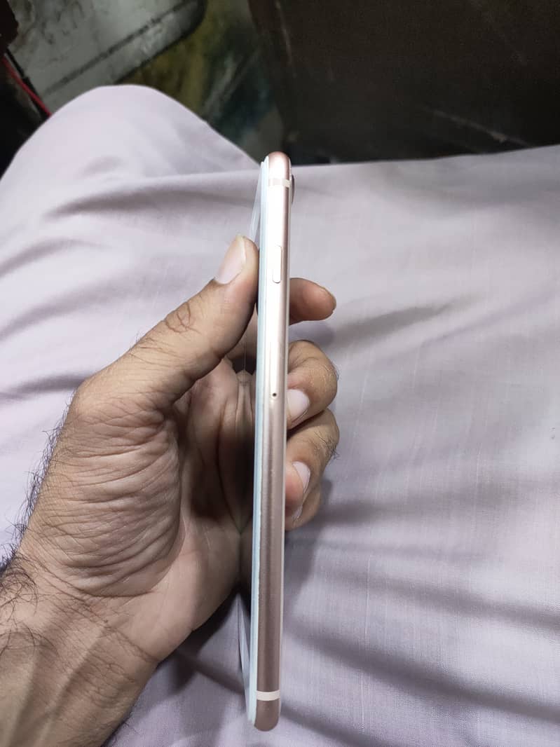 Apple iPhone 8 Plus 2