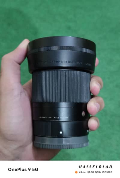 Sigma 30mm f/1.4 DC DN (Sony E-Mount) - Good Condition