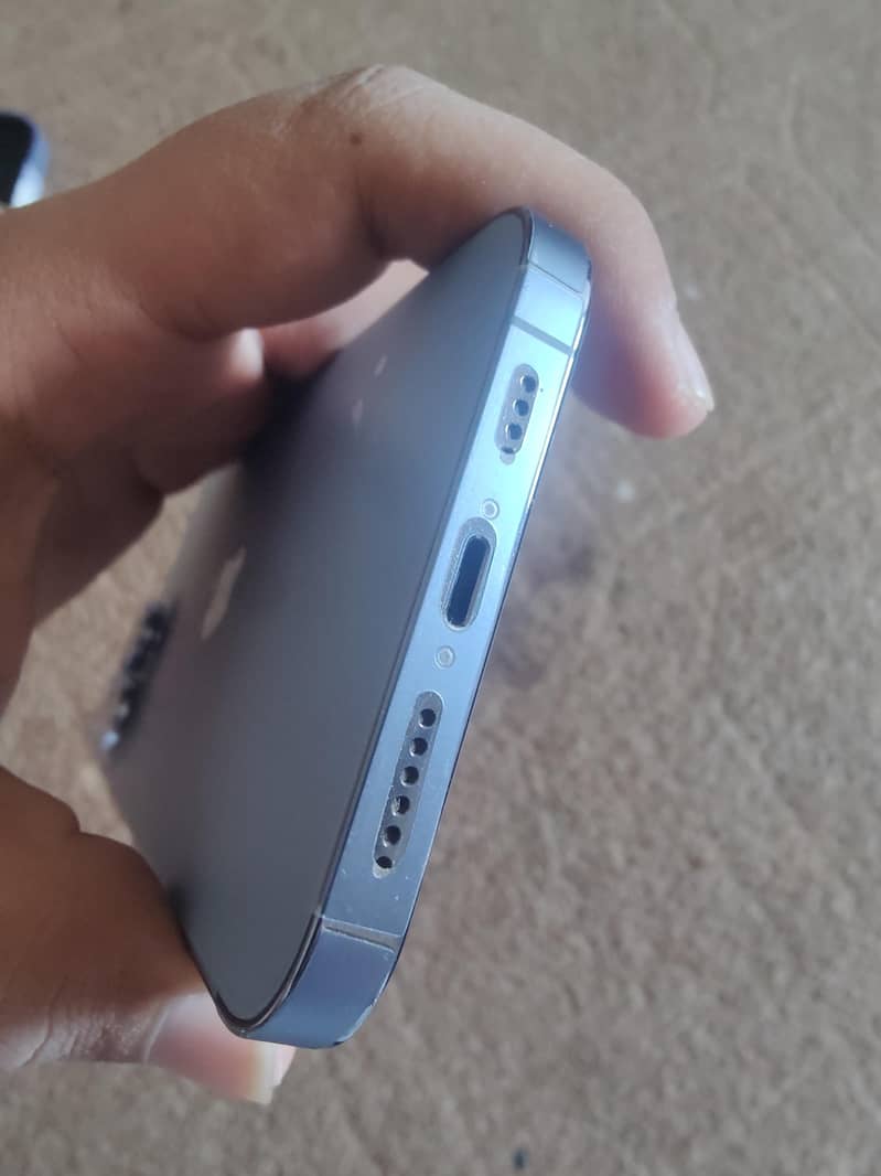 Apple iPhone 13 Pro Max 4