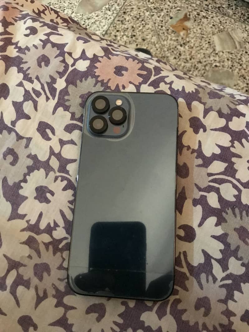 iPhone 12 pro max 4