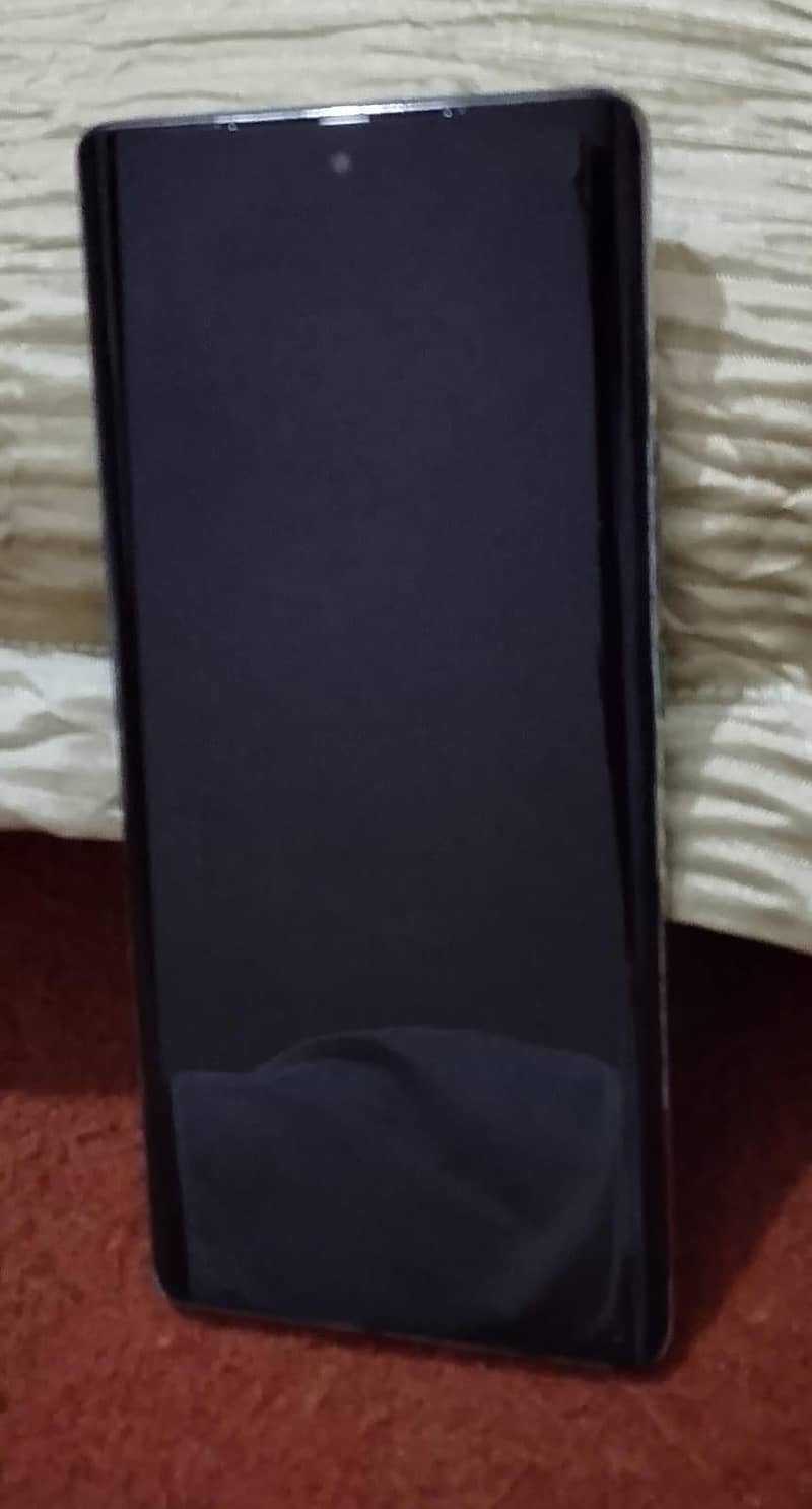 Tecno  spark 20 pro plus 5