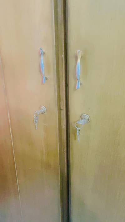 Cupboard for sale in good condition.