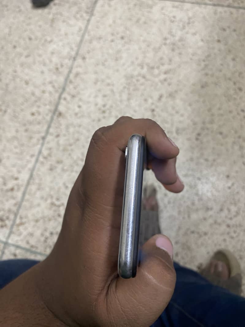 Apple iPhone X 0