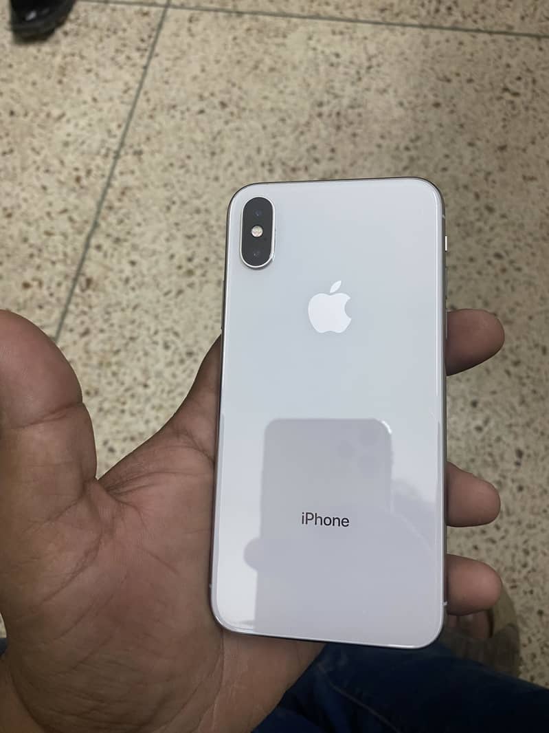 Apple iPhone X 4