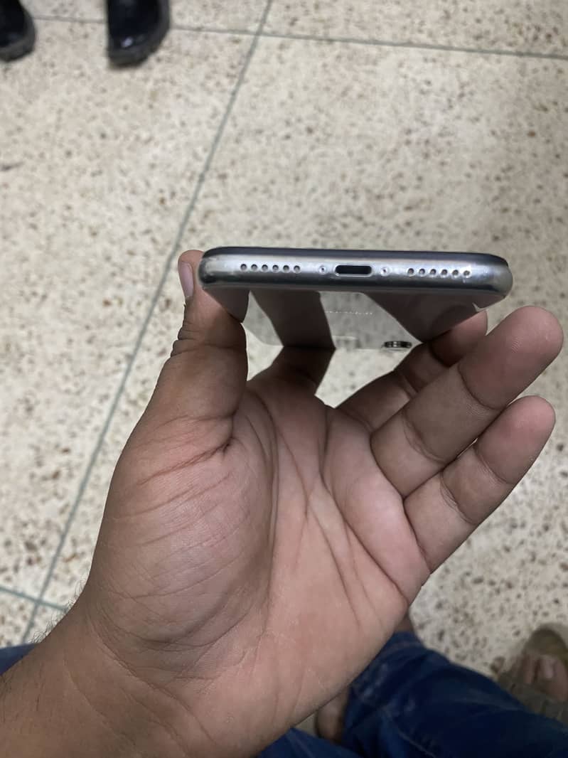 Apple iPhone X 5