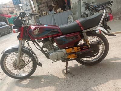 Honda 125 lush condition for sale 03097003391