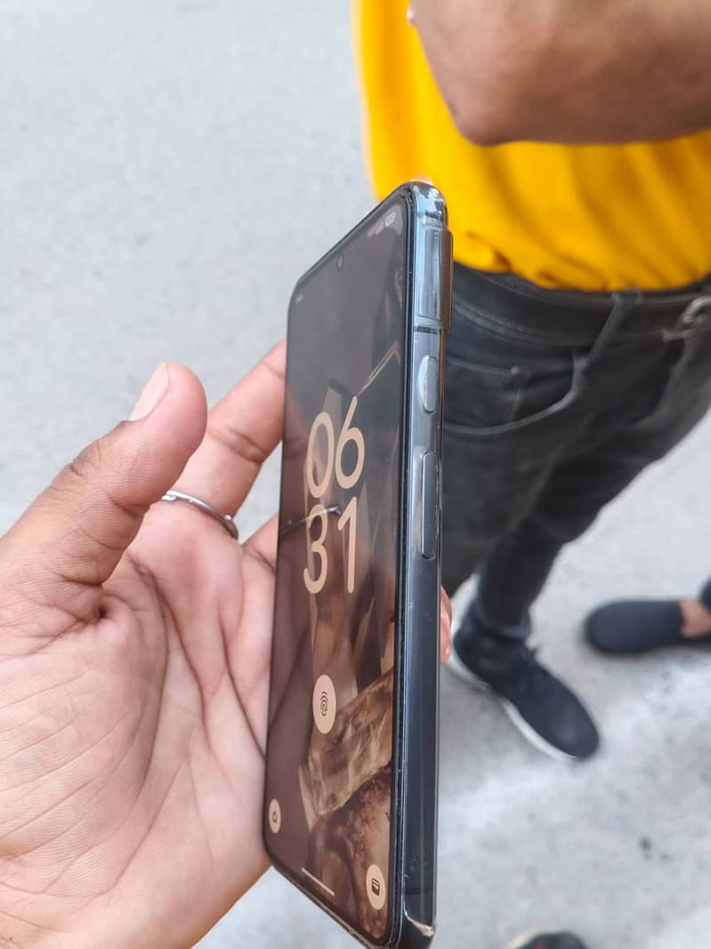 Google Pixel 8 2