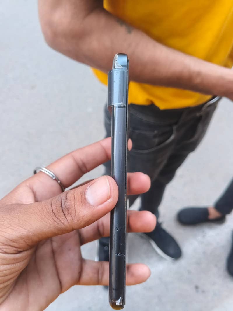 Google Pixel 8 4
