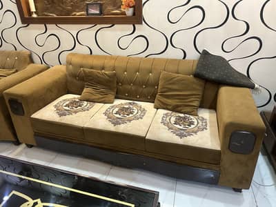 7 Seater Sofa set with small table