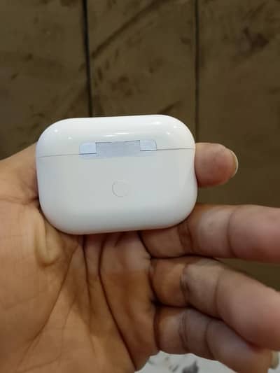 ear buds pro new only one day use