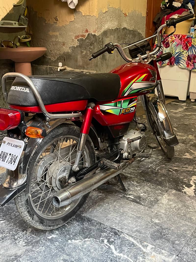 Honda CD70 5