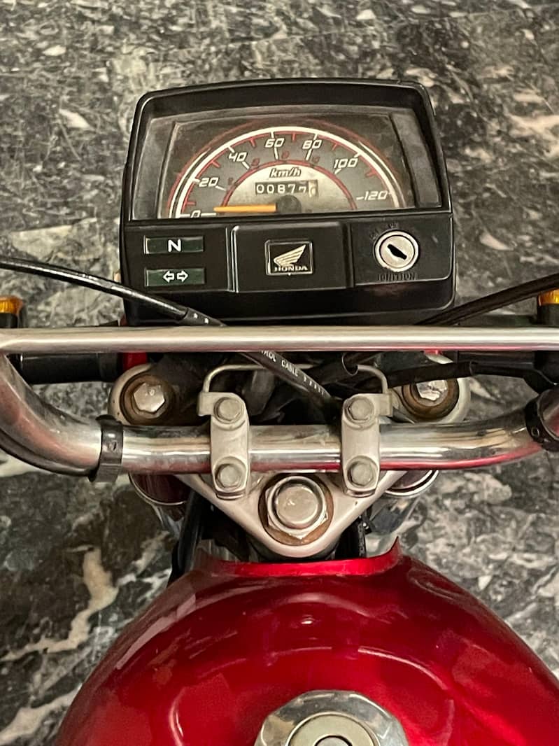 Honda CD70 6