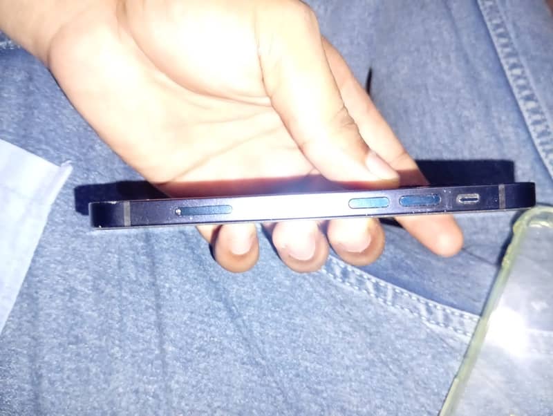 Apple iPhone 12 mini 3