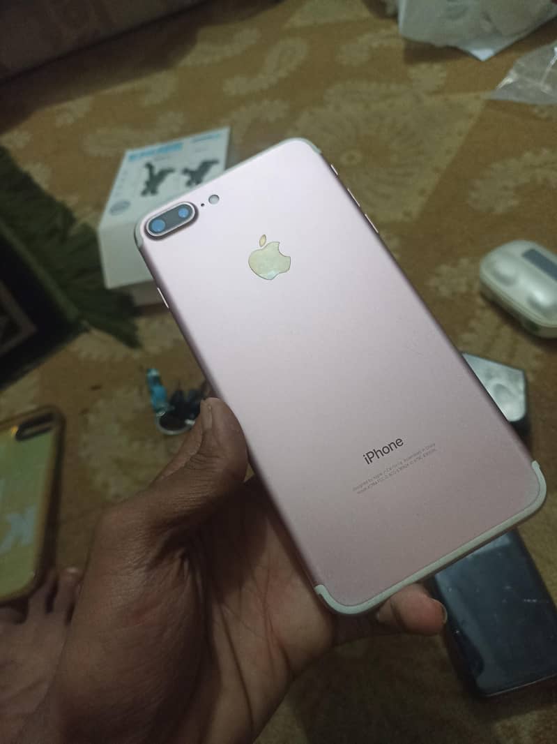 Apple iPhone 7 Plus 1