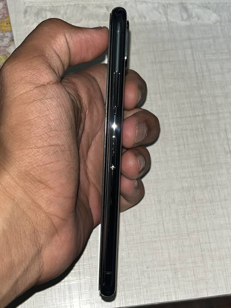 Apple iPhone X 3