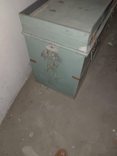 Saleman Peti for sale