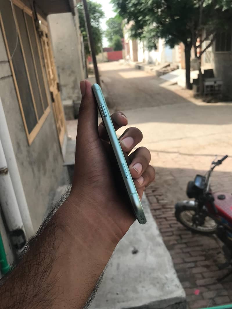 Apple iPhone 11 1