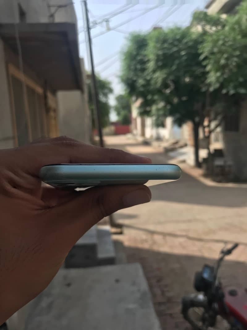Apple iPhone 11 2