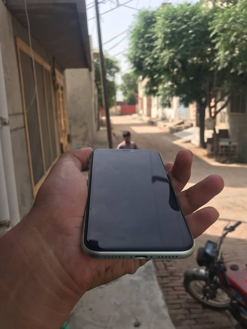 Apple iPhone 11 5