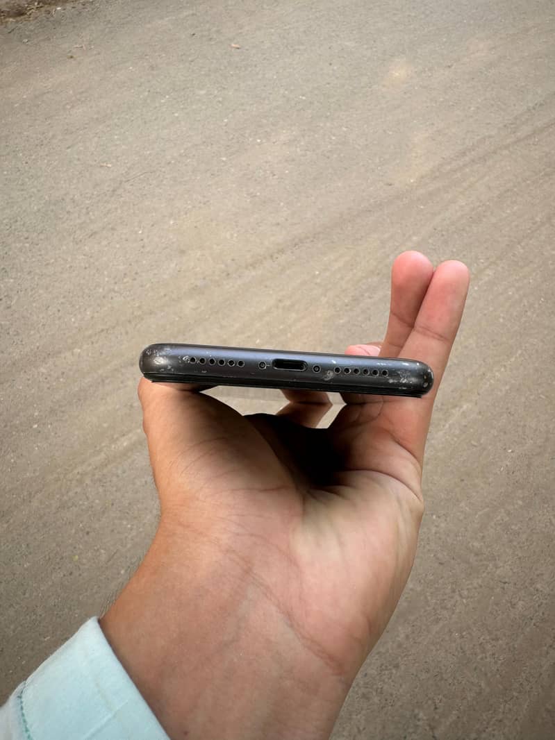 Apple iPhone 11 5