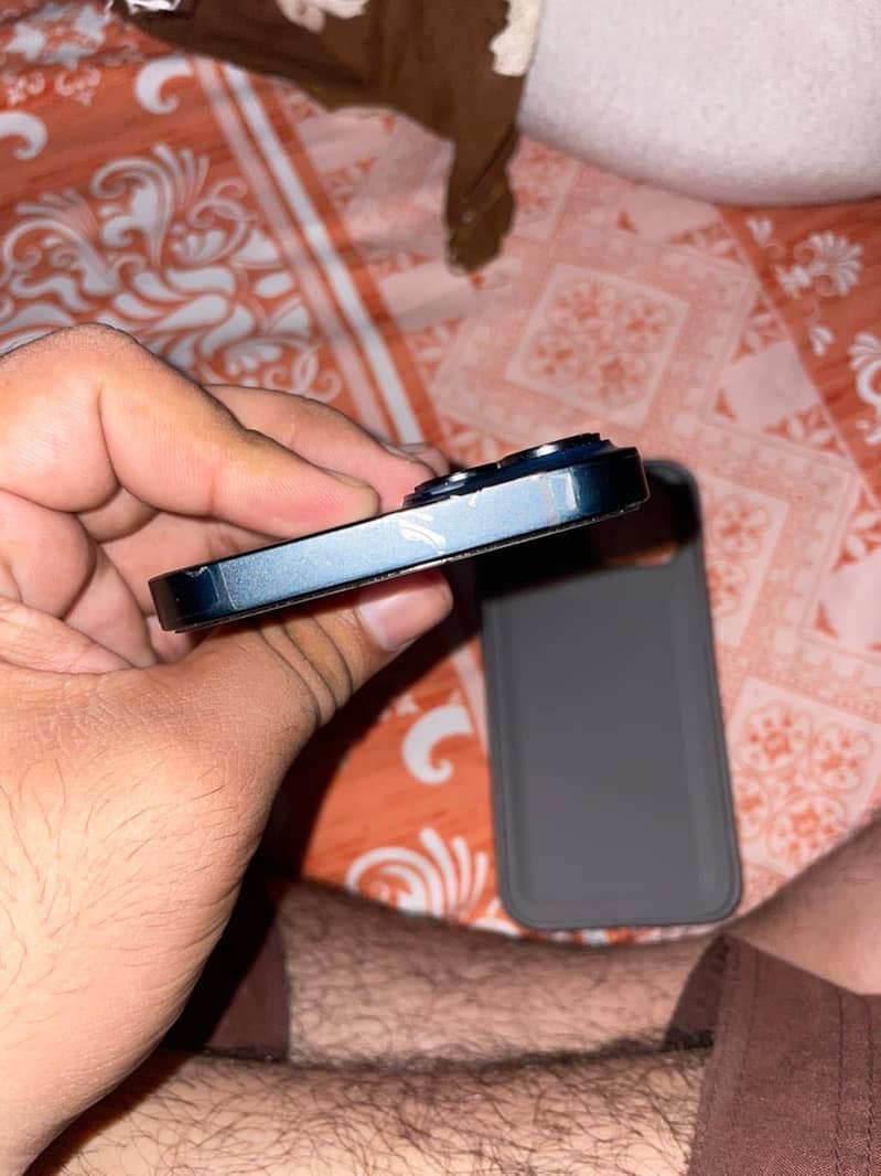 Apple iPhone 14 2