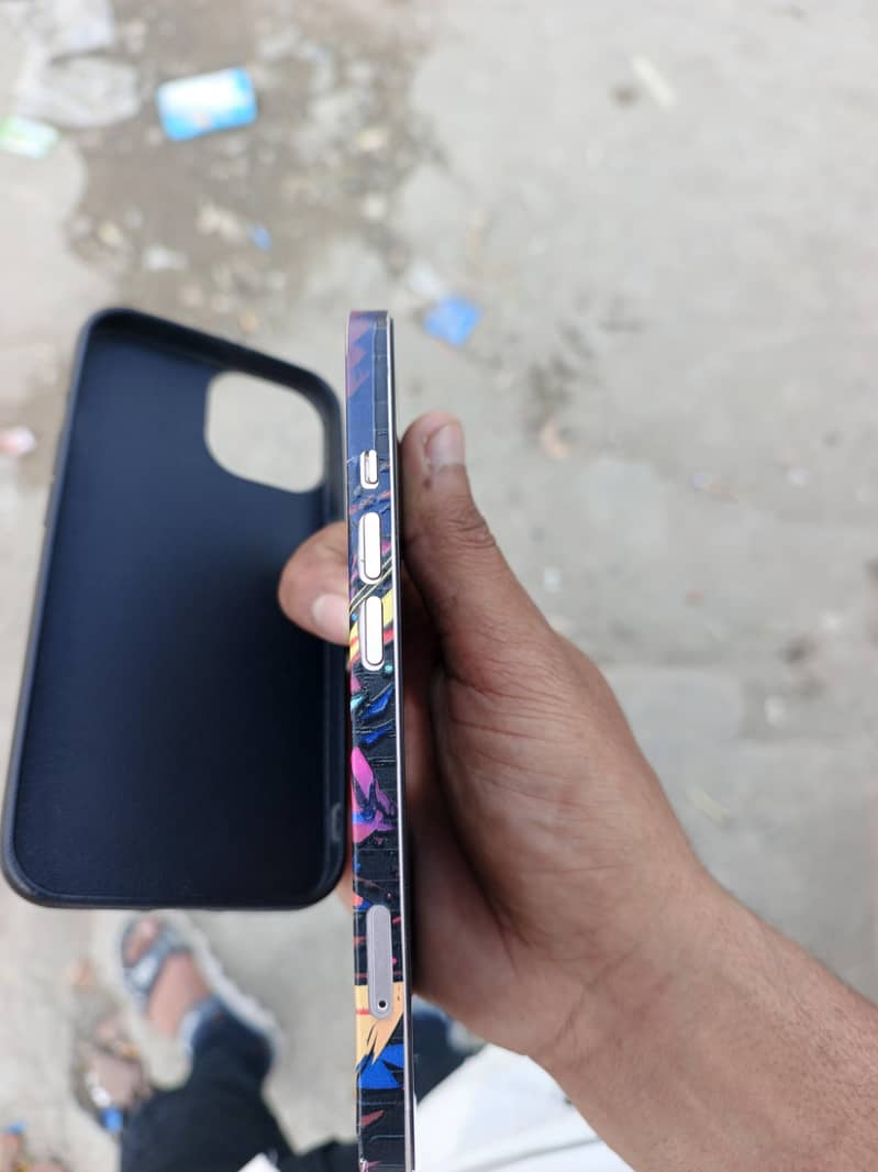 Apple iPhone 13 3