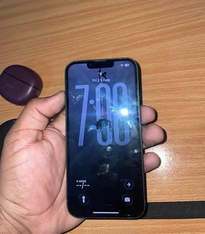 Apple iPhone 13