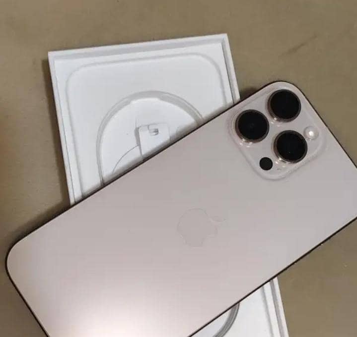 Apple iPhone 16 Pro Max 3