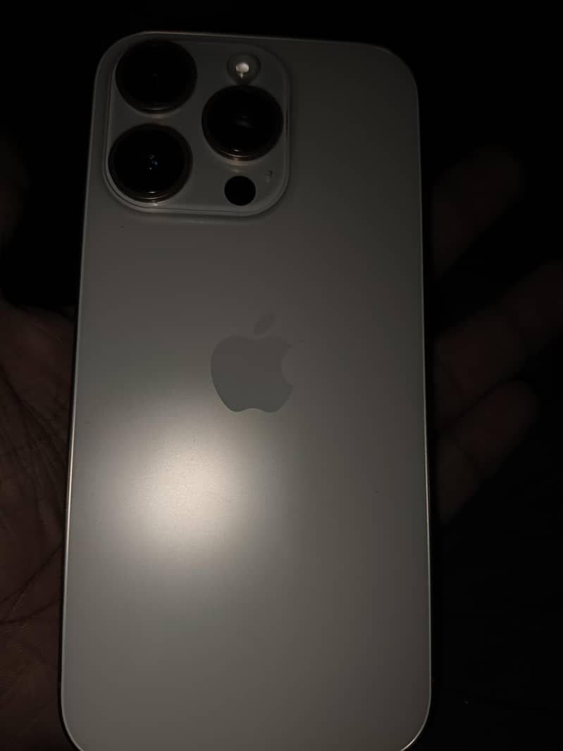 Apple iPhone 16 Pro 0