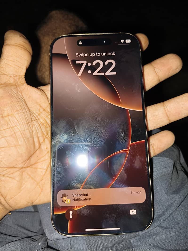 Apple iPhone 16 Pro 1