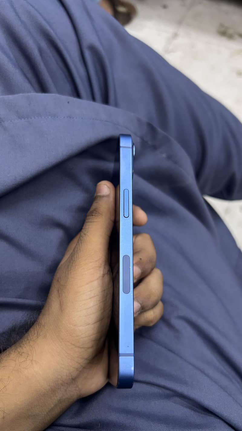 Apple iPhone 13 1