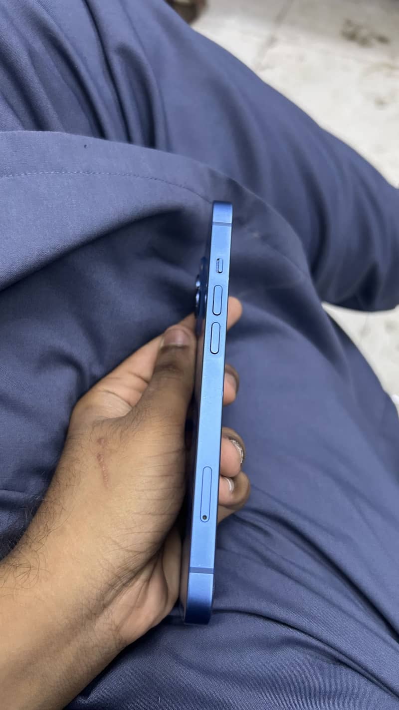 Apple iPhone 13 3
