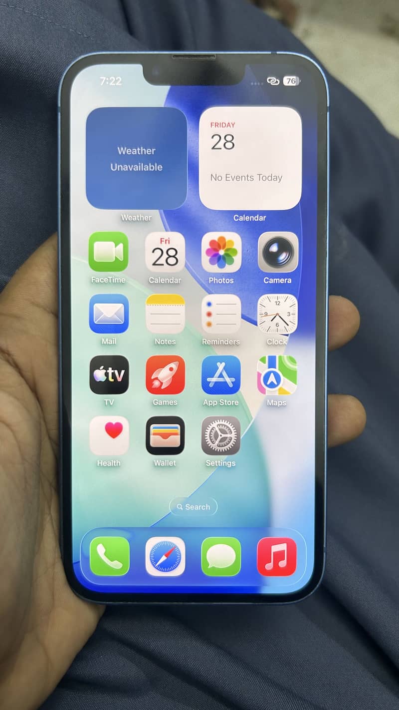 Apple iPhone 13 5