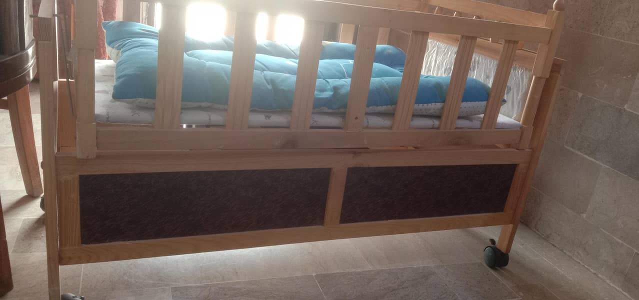 baby cot 1
