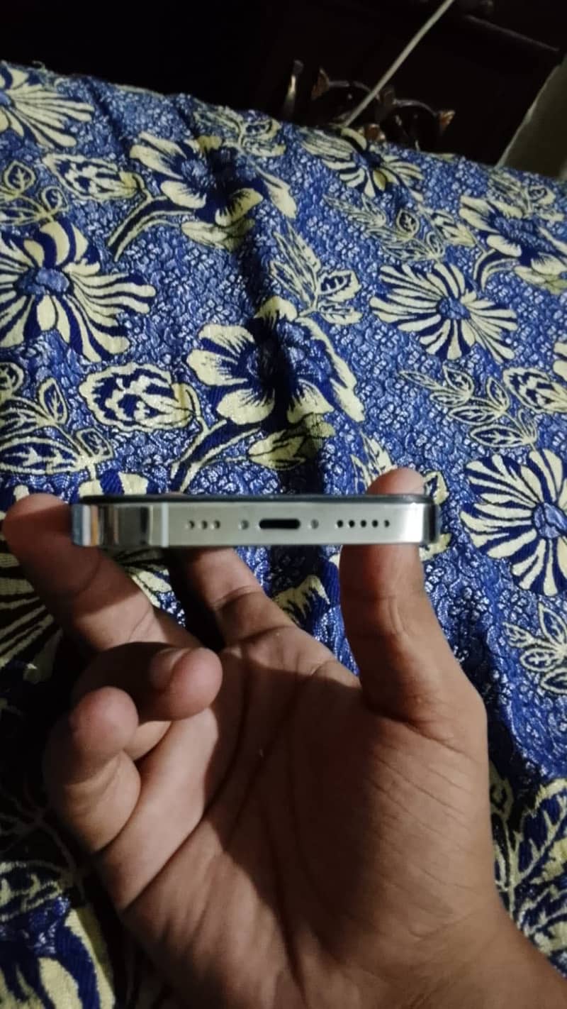 Apple iPhone 14 Pro 3