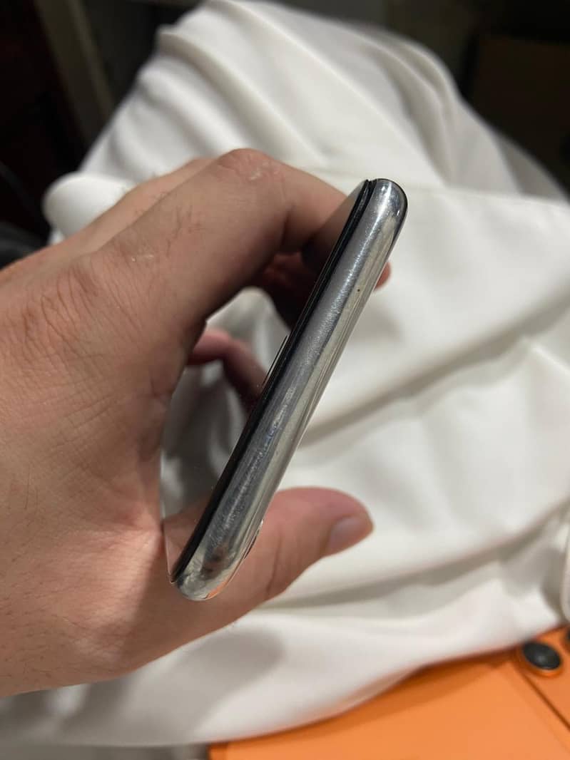 Apple iPhone X 2