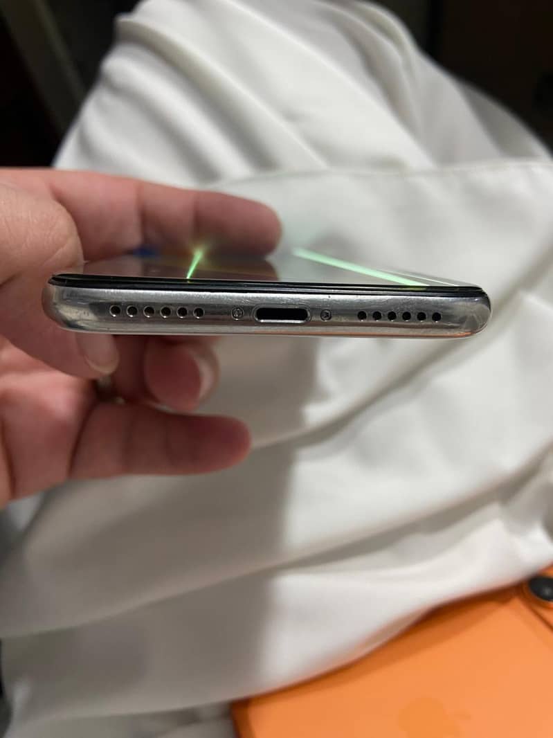Apple iPhone X 6